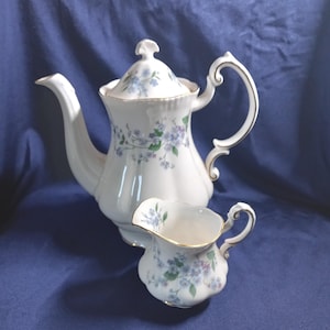 Cafetière et pichet à lait Paragon vintage, Chine florale myosotis