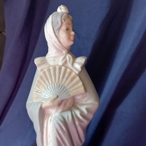 Nao Lladro, Lady with Fan, Nao Lady, Spanish Lady Figurine, Nao Figurine, Collectible Nao Figure, Home Decor, Vintage Gift