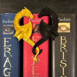 3D gedruckte Drachenherz Buchecke: Fantasy Buch Dekor