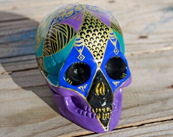 Golden Secret, Painted Skull, Handpainted Skull, Golden Gift, Handmade, Handpainted, Home decor, Golden Skull, Mexican Skull, Golden color
