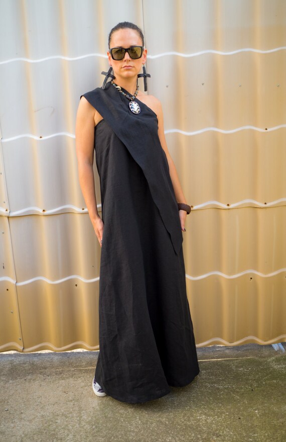 black linen kaftan