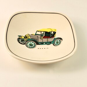 Un cuenco de baratija de coche 'morris' de cerámica Grays