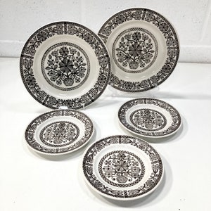 1970&#39;s Broadhurst Medina Kathie winkle 2 large plates and 3 medium plates