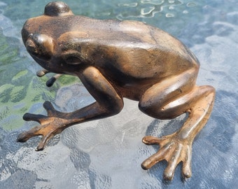 Schitterend massief Frans bronzen beeld van een kikker, 729 gram