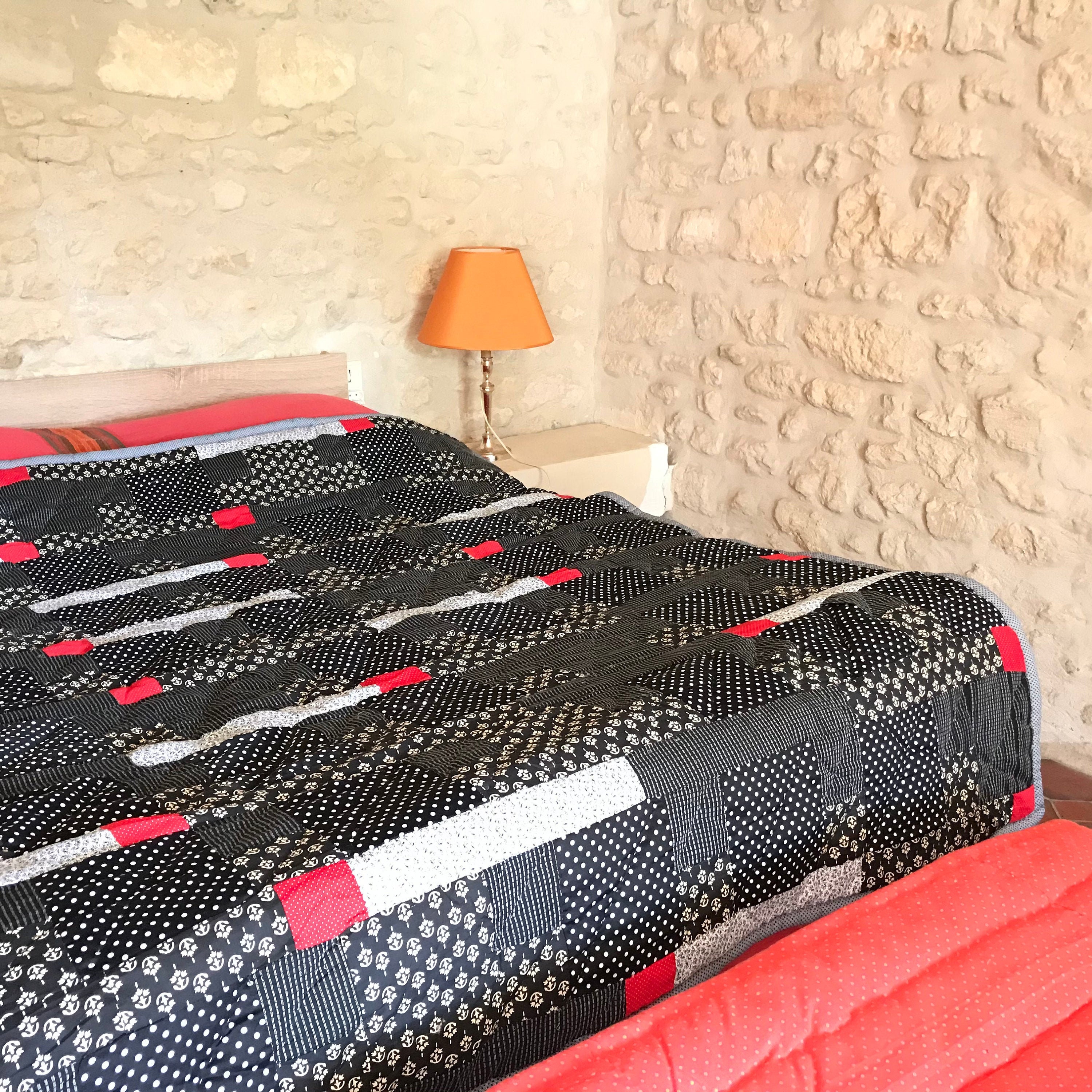 Plaid Dessus de Lit Couverture en Coton Jeté Réversible Patchwork Quilt Dominante Noir Rouge Blanc C