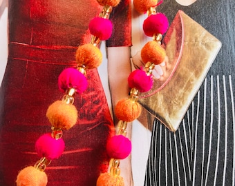Stoffhalskette Textilhalskette Textilschmuck Orange und rosa lange Halskette Halskette Bunte Halskette Handgefertigte BERRIE