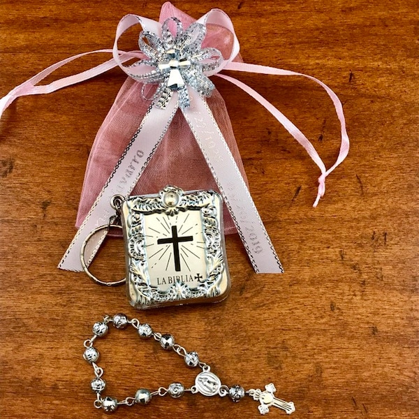 12 Baptism Mini Bibles And Rosary Silver and Pink Favor Personalized Recuerdo de Bautizo Con Rosario Personalizado Rosa