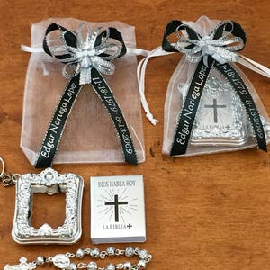 12 Mini Bíblias e Rosário Personalizado Lembrança de Favor Falecido Recuerdo Personalizado Con Rosario Para Fieles Difuntos