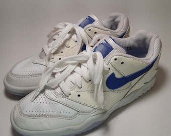 nike old school tennis shoes