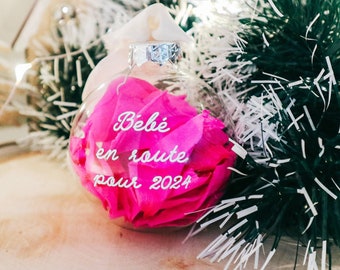 Boule de Noël personnalisée pour annonce grossesse, annonce grands-parents, bébé est en route pour 2024