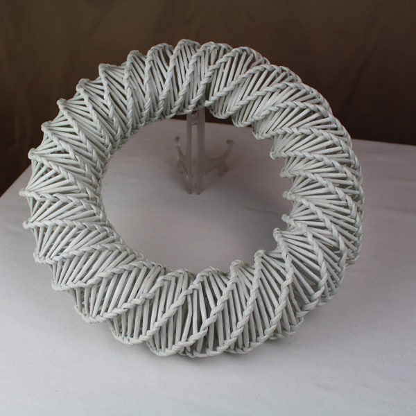 Wreath made of paper, white