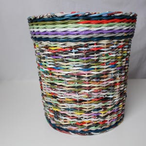 Wastepaper basket made of newspaper, large, colorful