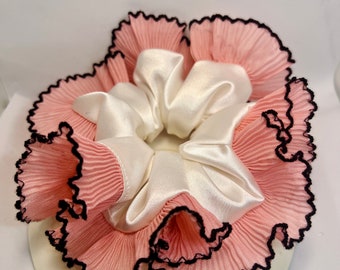 Pleated scrunchie hair ties stylish