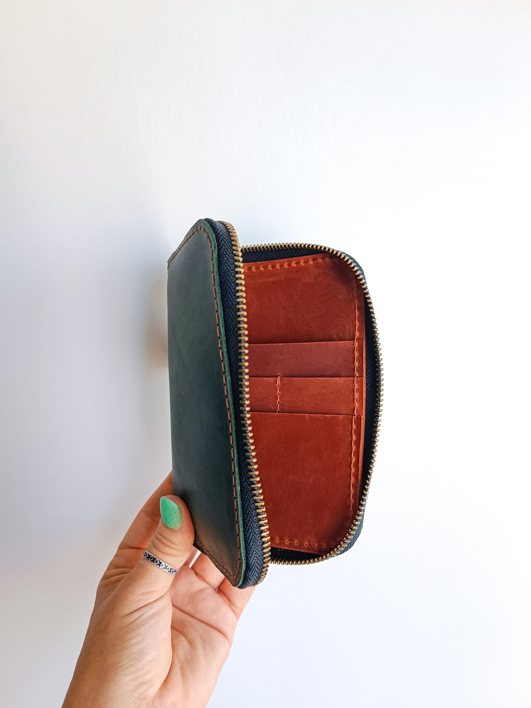 Handmade Leather Manicure Set Case: Personalized Tool Organizer. Case for manicure set.