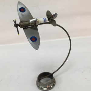 Bujía Spitfire, escultura de chatarra de avión de la Segunda Guerra Mundial, avión, cazas con bujía