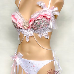 Pink Pearl and Rhinestone Rave Bra / Rose Winter Wonderland Costume/ Bridal and Bachelorette Outfit/ White Festival Wear/ MADE TO ORDER afbeelding 4