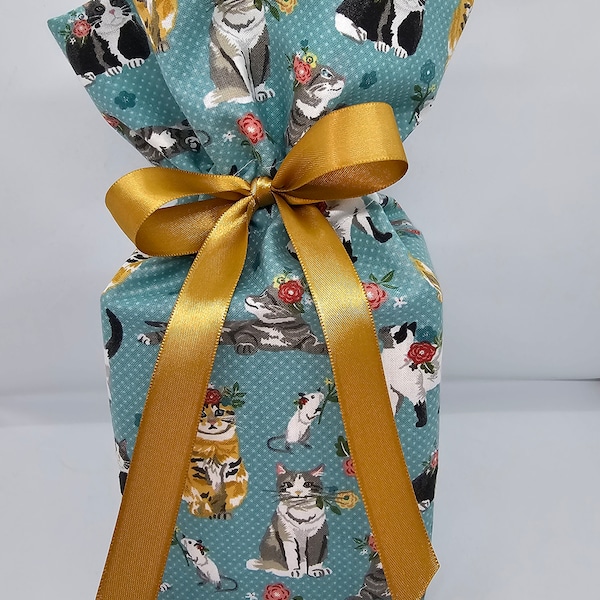 Fabric Tissue Box Cover, Tissue Box Topper, Handmade, Cats & Mice Print, Bathroom, Kitchen Decor, Gift For Her, Gift For Him, Home Office