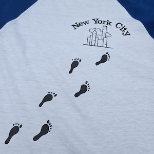 Super Soft VINTAGE 1970s Blue and White New York City RAGLAN Size Medium