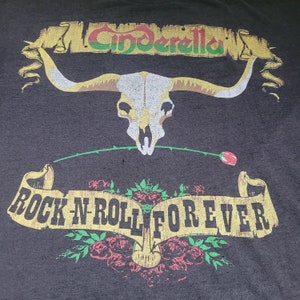 VINTAGE 1988-89 CINDERELLA Long Cold Winter Tour SHIRT Size Large