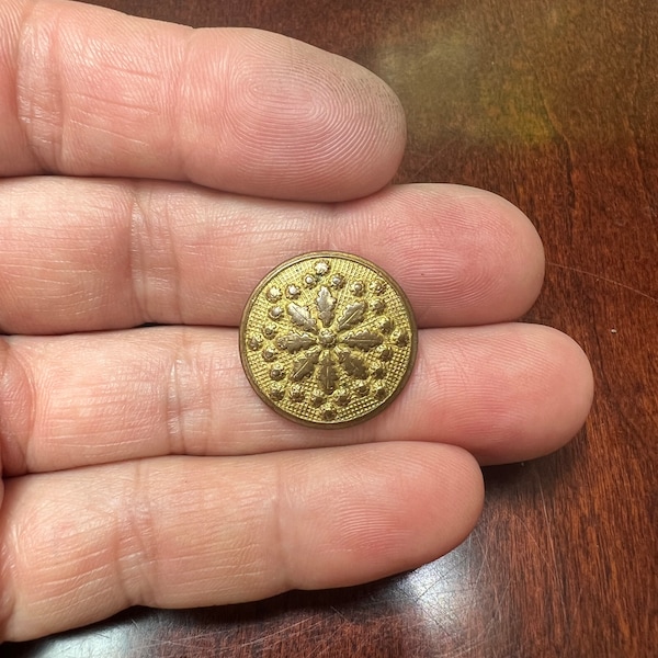 1840's Pre Civil War 1-Piece Scovill's Flower Coat Button