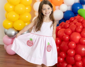 Robe rose vichy pomme : tenue de rentrée avec poches