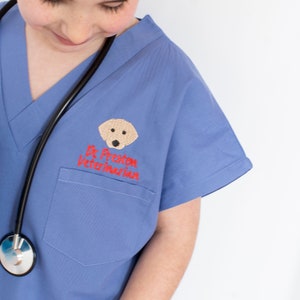 Embroidered Personalized Scrubs, Veterinarian Costume for Kids, Kids Doctor Costume, Embroidered Scrubs, Kid scientist coat