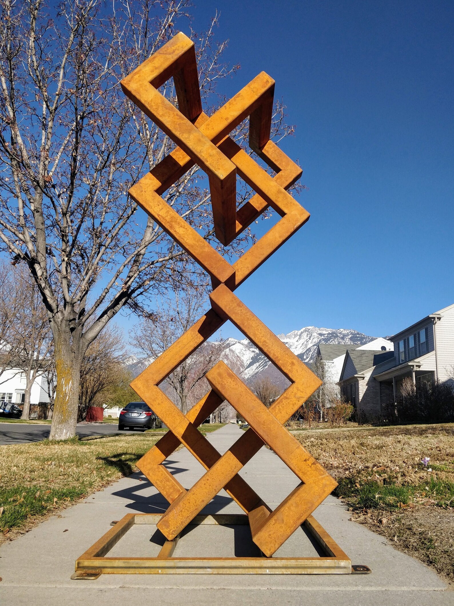Stacked Trefoils Abstract Geometric Metal Sculpture. Modern Outdoor