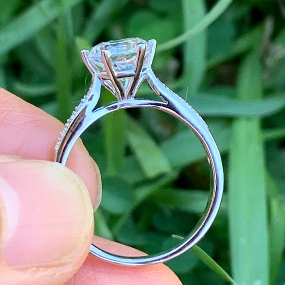 2 ctw Oval Lab Grown Diamond Vine Halo Engagement Ring - Grownbrilliance