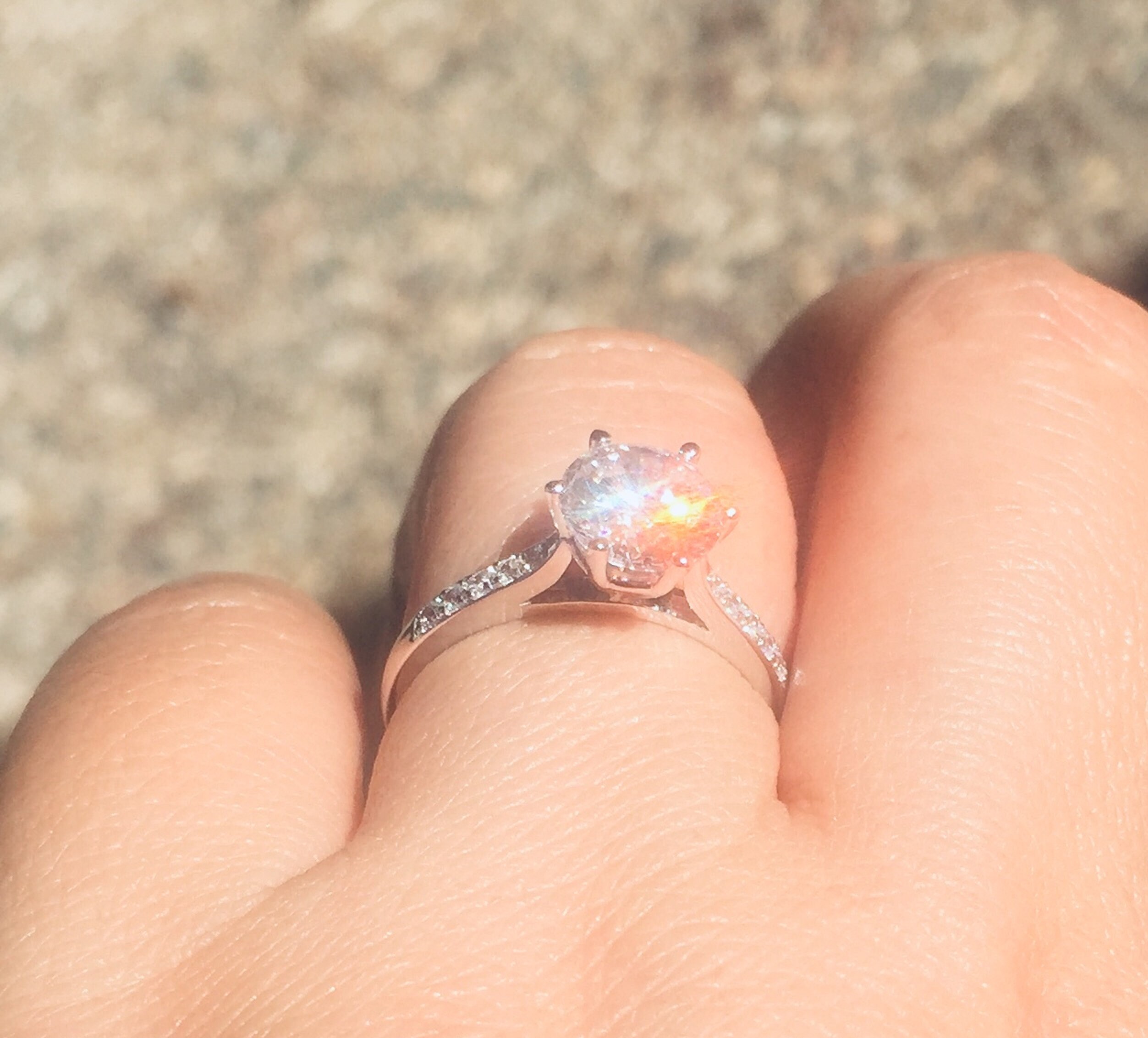 Diamanti sintetici anelli clearance