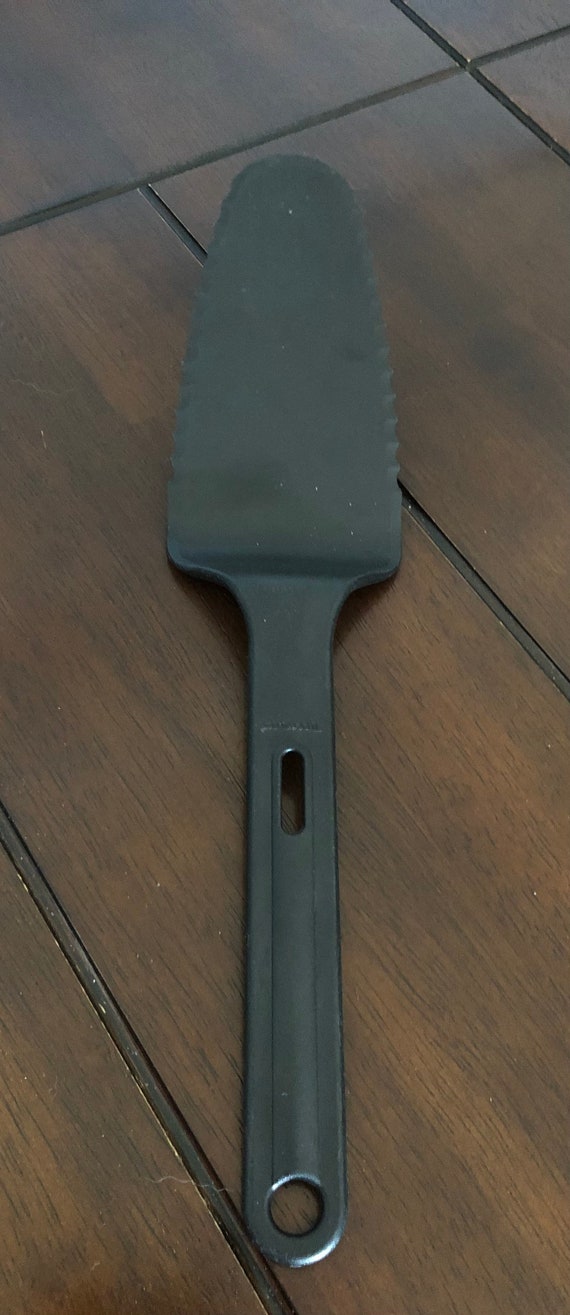svag Strømcelle Limited Vintage Tupperware Black Slice and Serve Serving Knife Spoon - Etsy