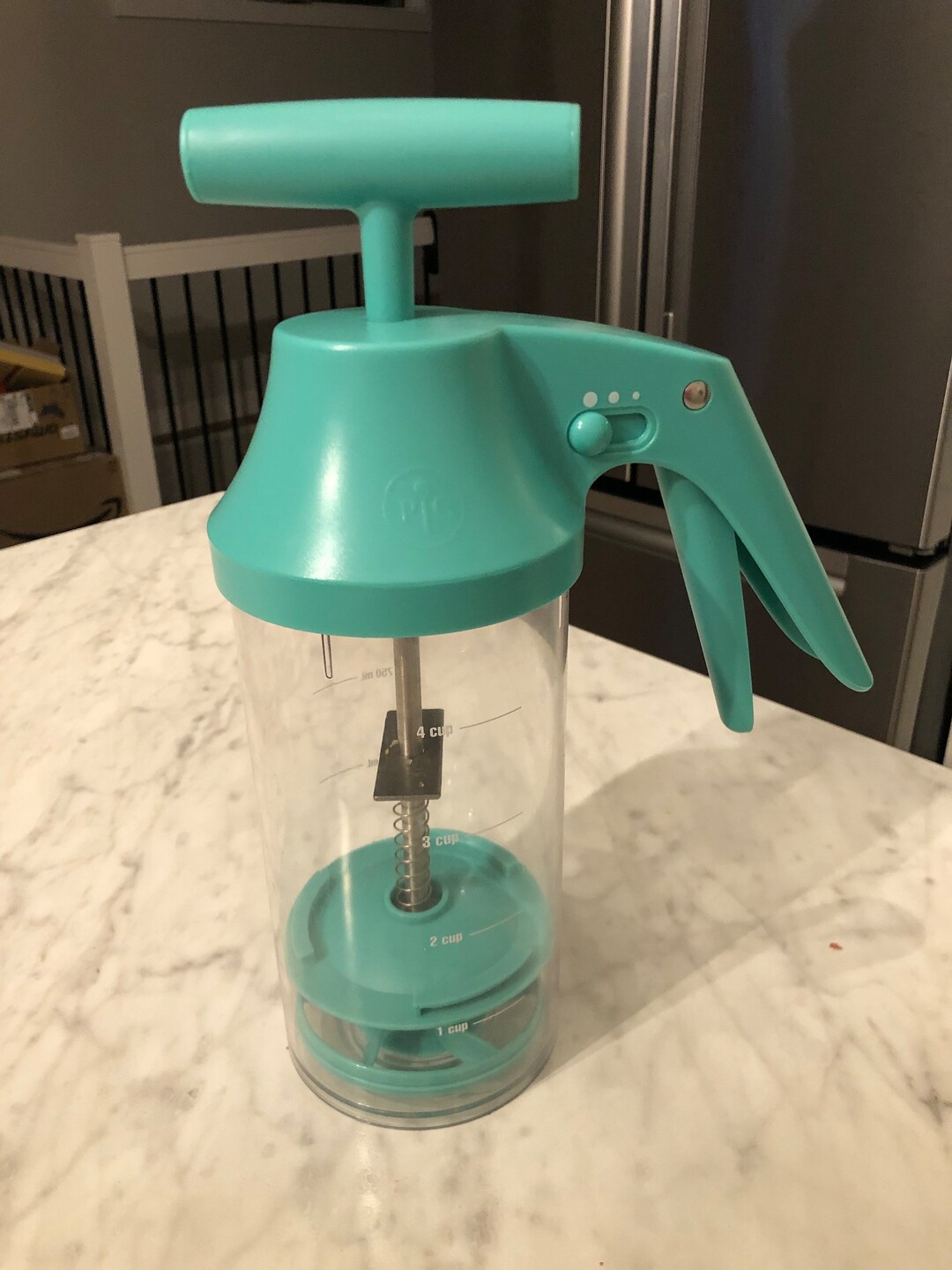 The Pampered Chef Pancake Batter Dispenser Shaker Mixer Bottle Measure