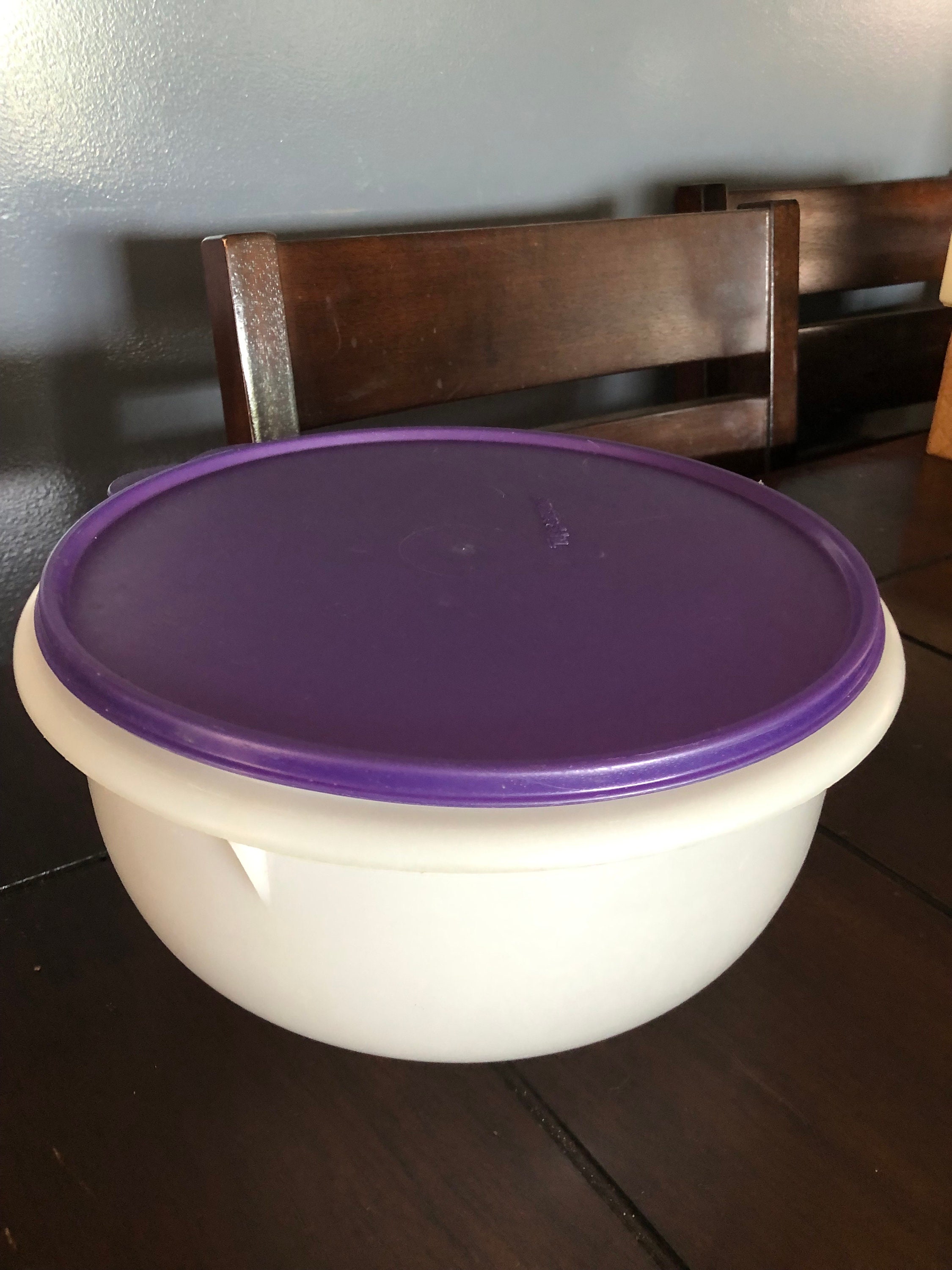 Tupperware Ultimate Mixing Bowl 8959 Flat Bottom 40 cup Purple Burgundy  White Li
