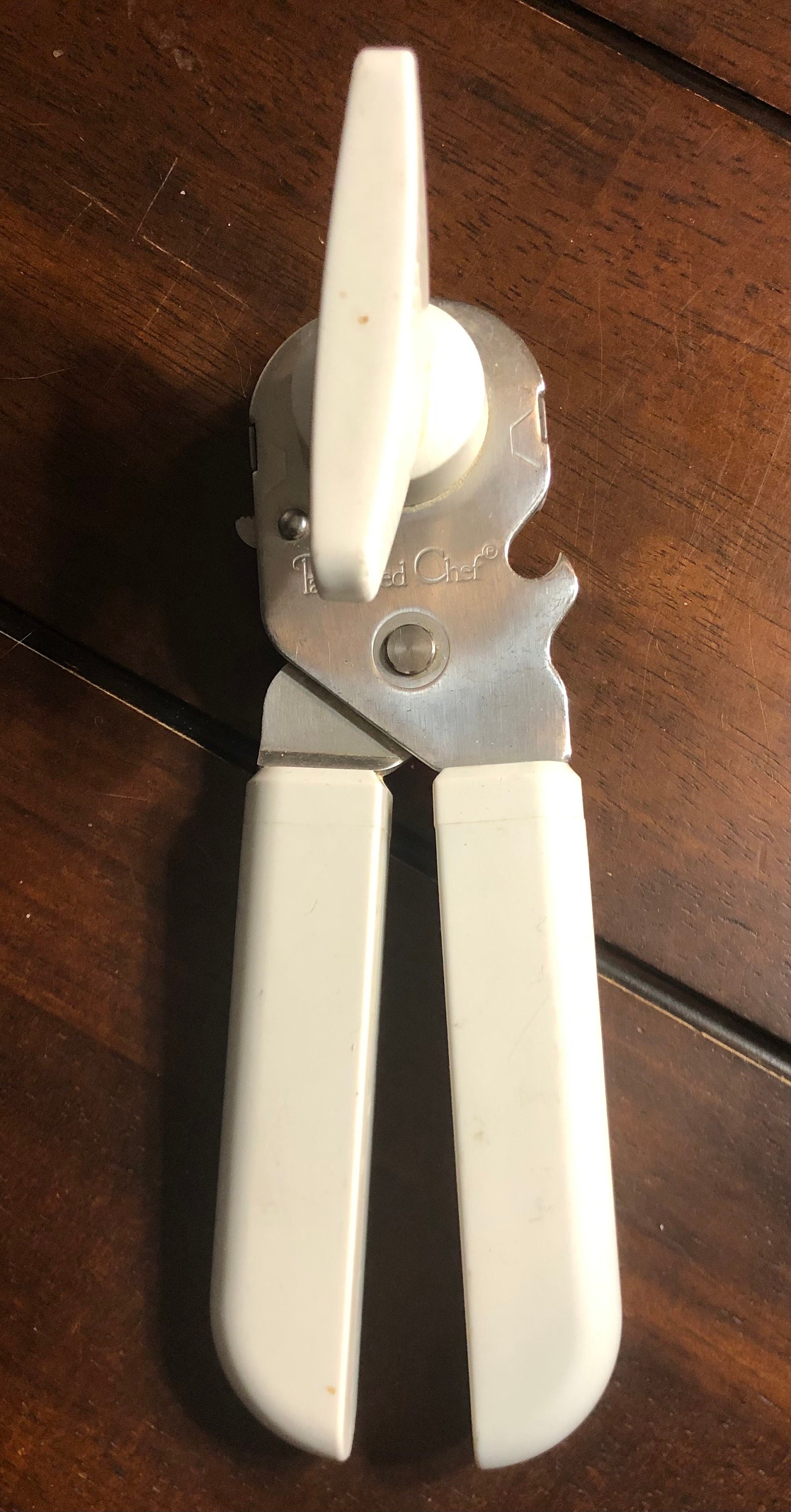 The Pampered Chef Vintage Ergonomic Smooth Edge Can Opener White No Sharp  Edges 