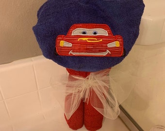 'Lightening McQueen' Kapuzenhandtuch - mit Namenstickerei möglich