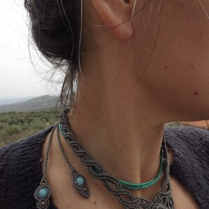 Collar gargantilla de macrame con aragonita azul y perlas de amazonita imagen 4