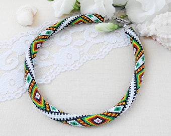 Collana etnica ucraina, collana geometrica verde boho, gioielli tribali con perline all'uncinetto, gioielli popolari con perline, collana tradizionale ucraina