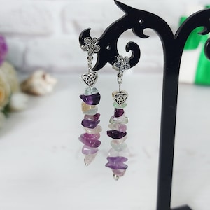Joias com pedras preciosas de fluorita, brincos pendentes com pedras, brincos femininos com cristais empilhados, brincos com pedras brutas, brincos boho com rosca