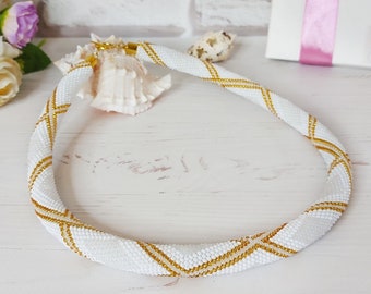 Collar de ganchillo con cuentas de oro blanco, collar clásico de cuerda geométrica blanca con cuentas para bodas, gargantilla moderna de cuentas para novias