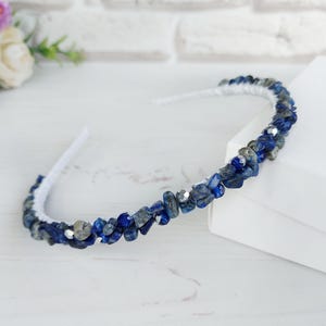 Blått silverhårband, håraccessoarer med ädelsten och lapis lazuli, hårsmycken med marinblå kristaller, elegant huvudbonad med gnistra, pärlkrona för kvinnor