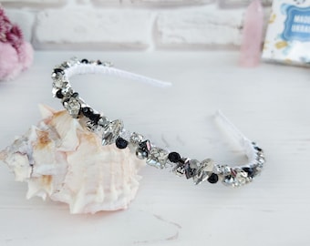 Diadema de cristal brillante Corona de cuentas blancas y negras Adorno para el cabello con piedras Tocado moderno con diamantes de imitación Corona para el cabello monocromática Tiara de boda nupcial