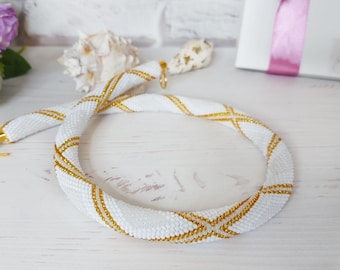 Collana all'uncinetto con perline di semi in oro bianco Collana classica da sposa con perline Collana a corda geometrica di tendenza con perline Collana girocollo spessa con perline