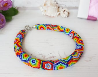Collar llamativo para festivales arcoíris, collar de ganchillo con cuentas geométricas africanas, gargantilla multicolor llamativa, joyería del orgullo LGBT.