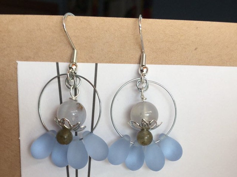 Memory Wire Hoops Labradorite /& Glass Beaded Earrings Light Blue Teardrops Silver-Plated Stainless Steel Army Green Chalcedony