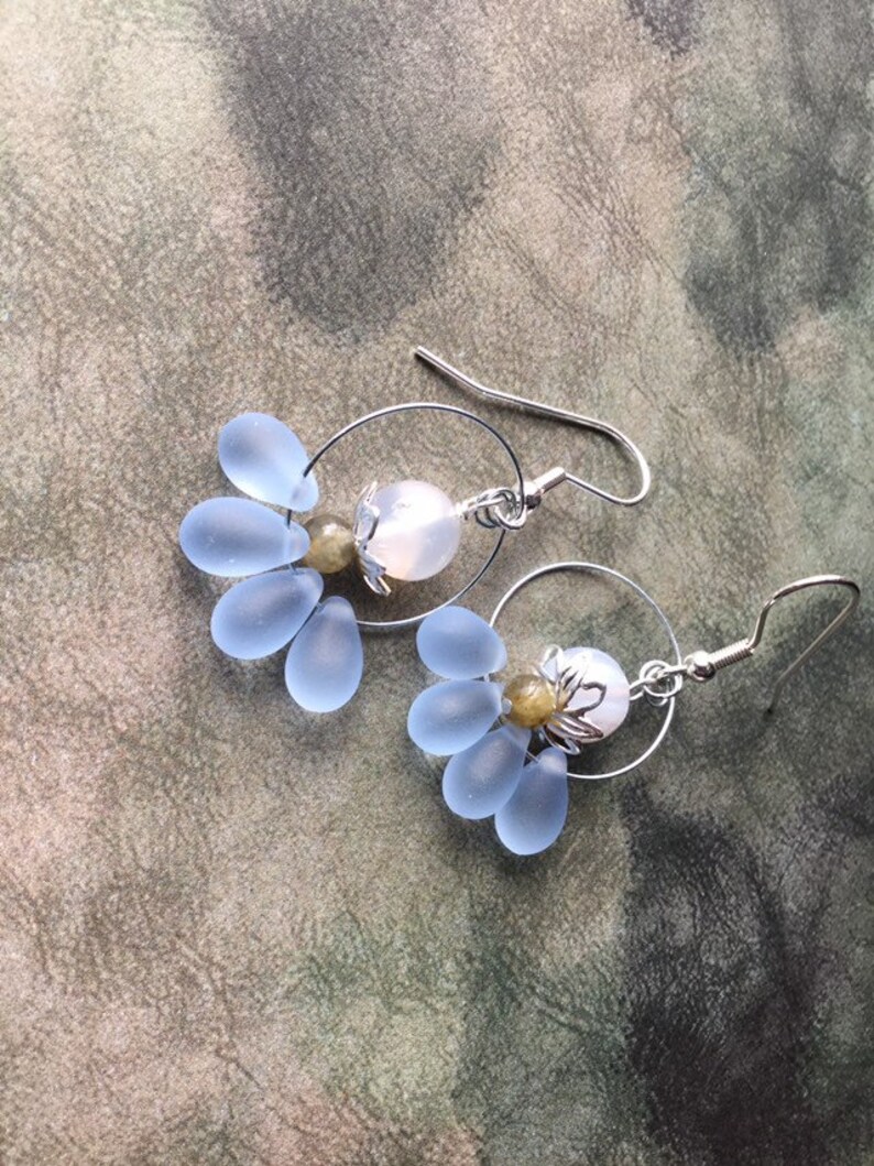 Memory Wire Hoops Labradorite /& Glass Beaded Earrings Light Blue Teardrops Silver-Plated Stainless Steel Army Green Chalcedony