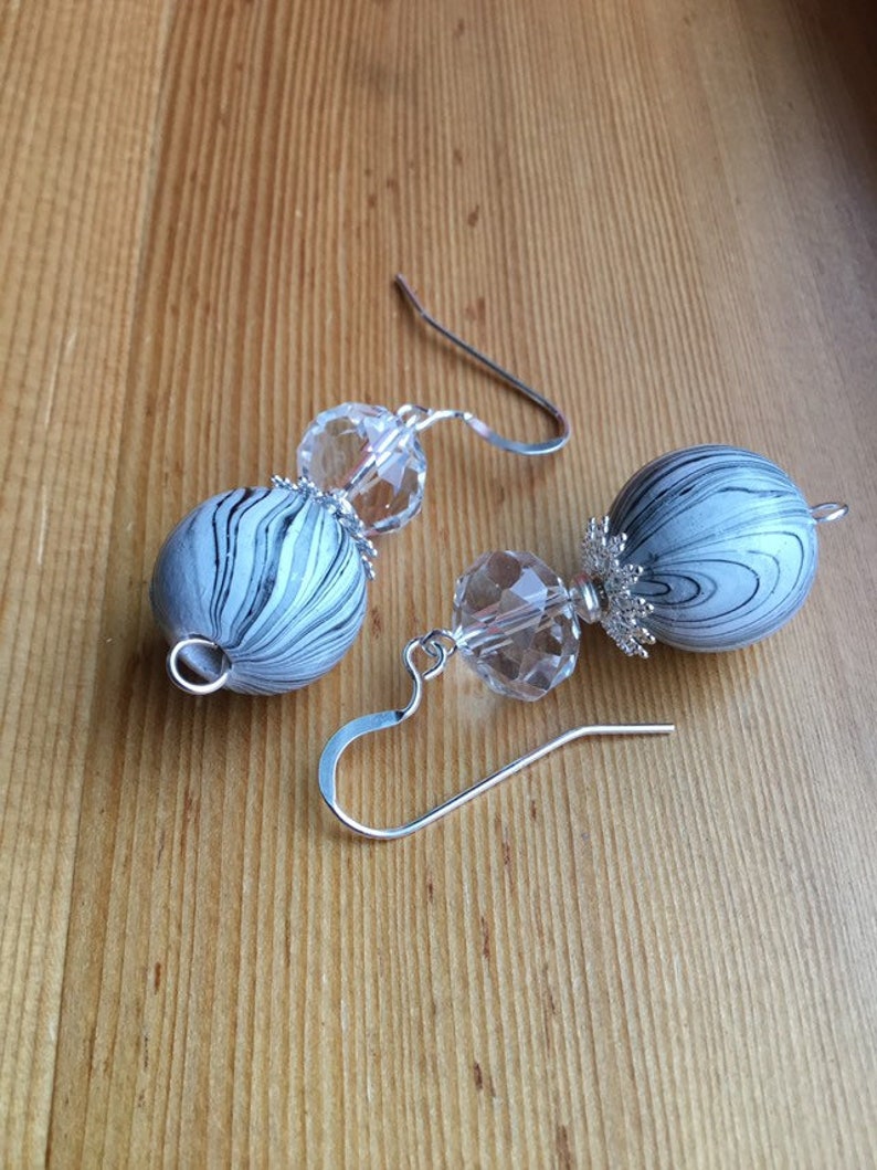 Sterling Silver /& Clear Acrylic Rondelles Silver-Plated Brass Filigree Bead Caps Beaded Earrings Black And White Striped Wood Rounds