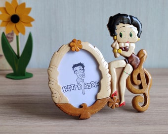 Vintage BETTY BOOP Intarsia Wood Art Picture Frame, 60s Hand Crafted Photo Frame, 3-Dimensional Wooden Puzzle Style Frame, 50s Retro Decor