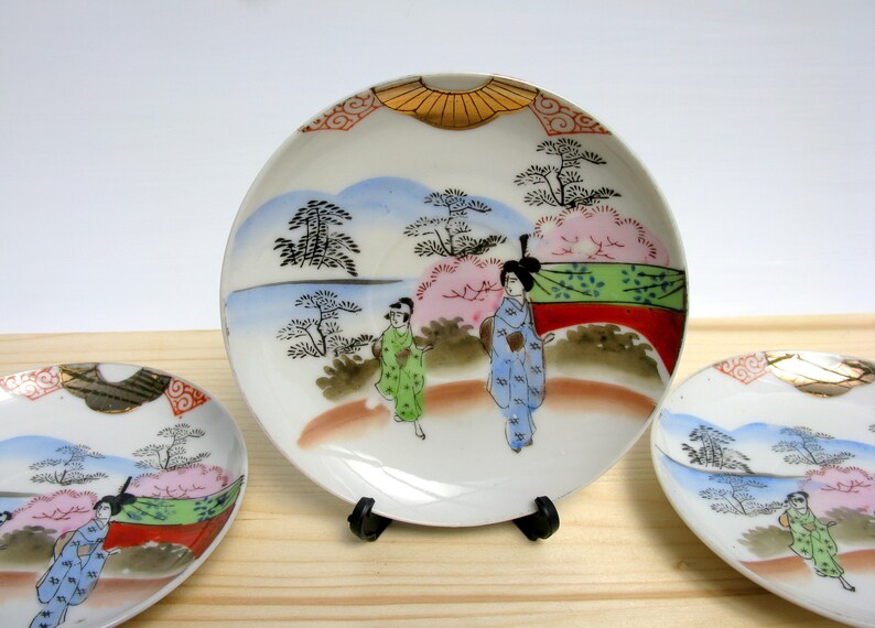 Japanese Porcelain Plate Set, Nippon, Japan, 50s, Set of 5 Desert Plates, Saucers, Hand Painted Geisha Pattern Gold Trim, Oriental Tea Party image 4