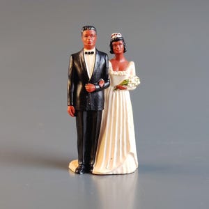 1950er 1960er Hochzeitstorte Topper, Afroamerikaner Braut und Bräutigam, Mid Century Sammler Kuchen Topper, Kunststoff handbemalt