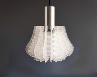 Suspension Space Age en verre acrylique glacé et aluminium brossé, Allemagne Suspension atomique moderne du milieu du siècle des années 70, MCM Lighting
