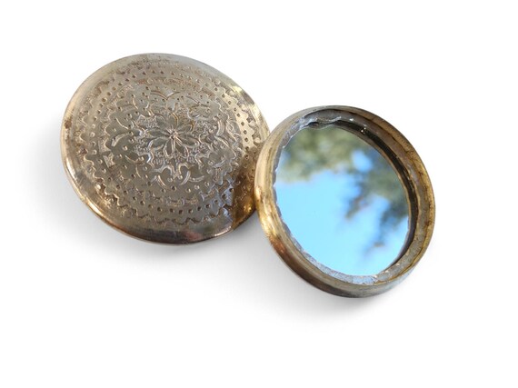 Middle Eastern Hand Painted Shell Trinket Box wit… - image 10